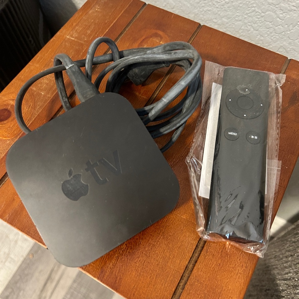 Apple TV 2nd generation with remote